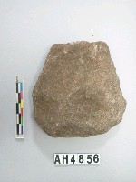 藏品(中型打製石斧)的圖片